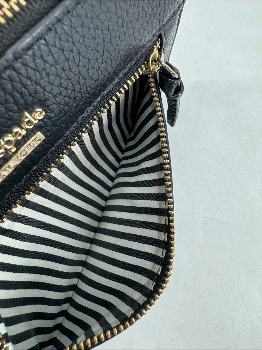 Kate Spade Leather Black Zippered Multi Compartment Card Holder Wristlet Wallet